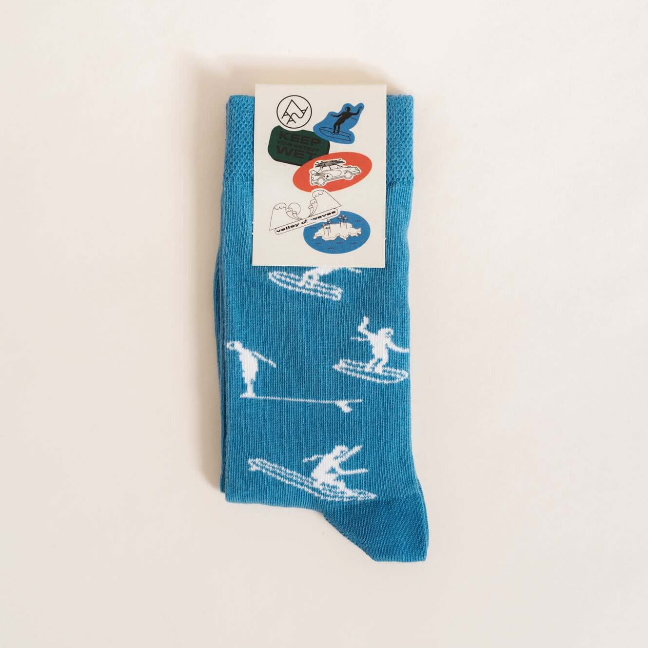 Blue fashionable surf socks. Sustainably produced in Europe with 85% cotton.